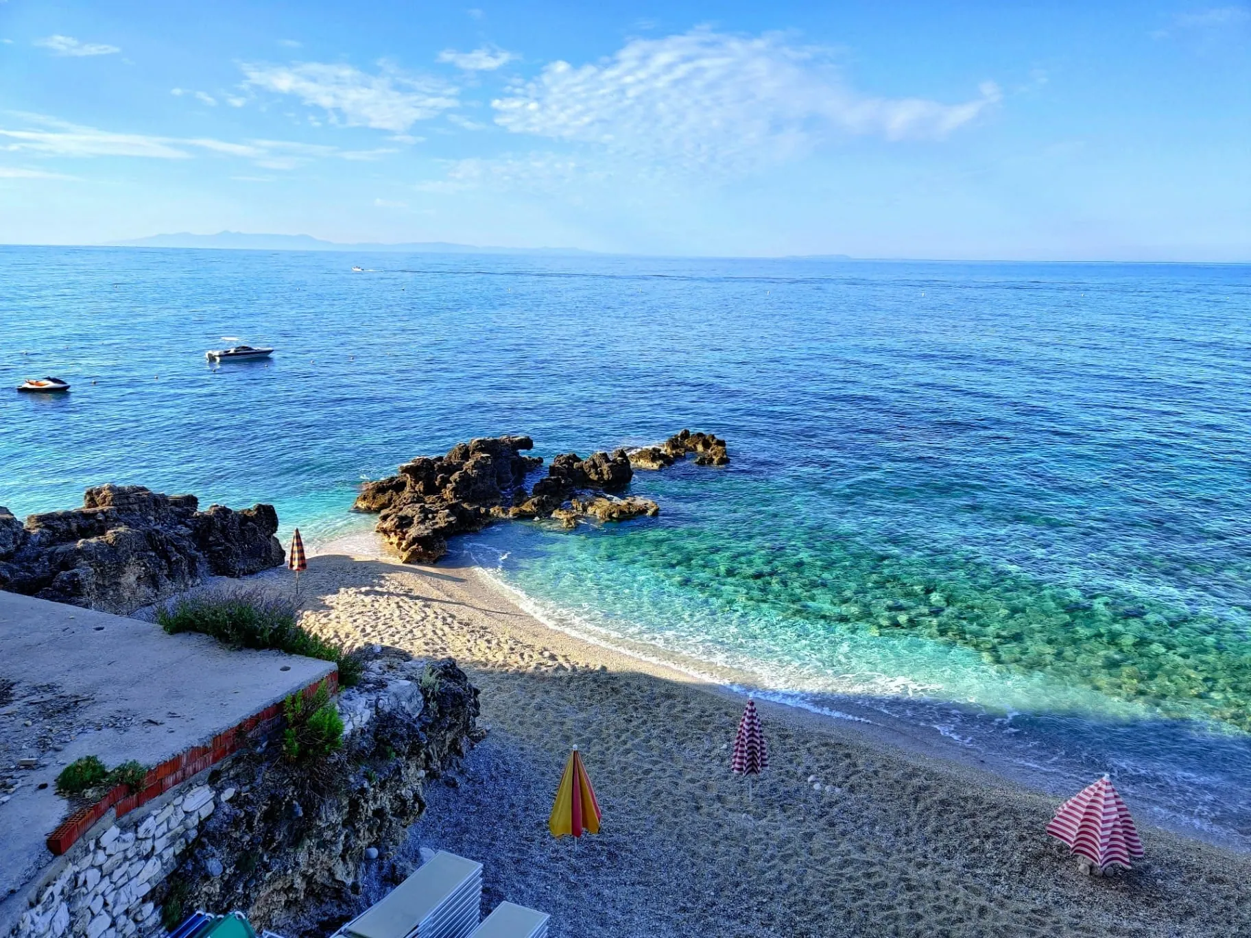 Gjiri i Akuariumit (Aquarium Bay) — Dhërmi, Albania